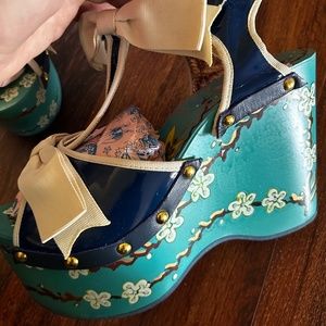 Irregular choice Sz 9.5 platforms